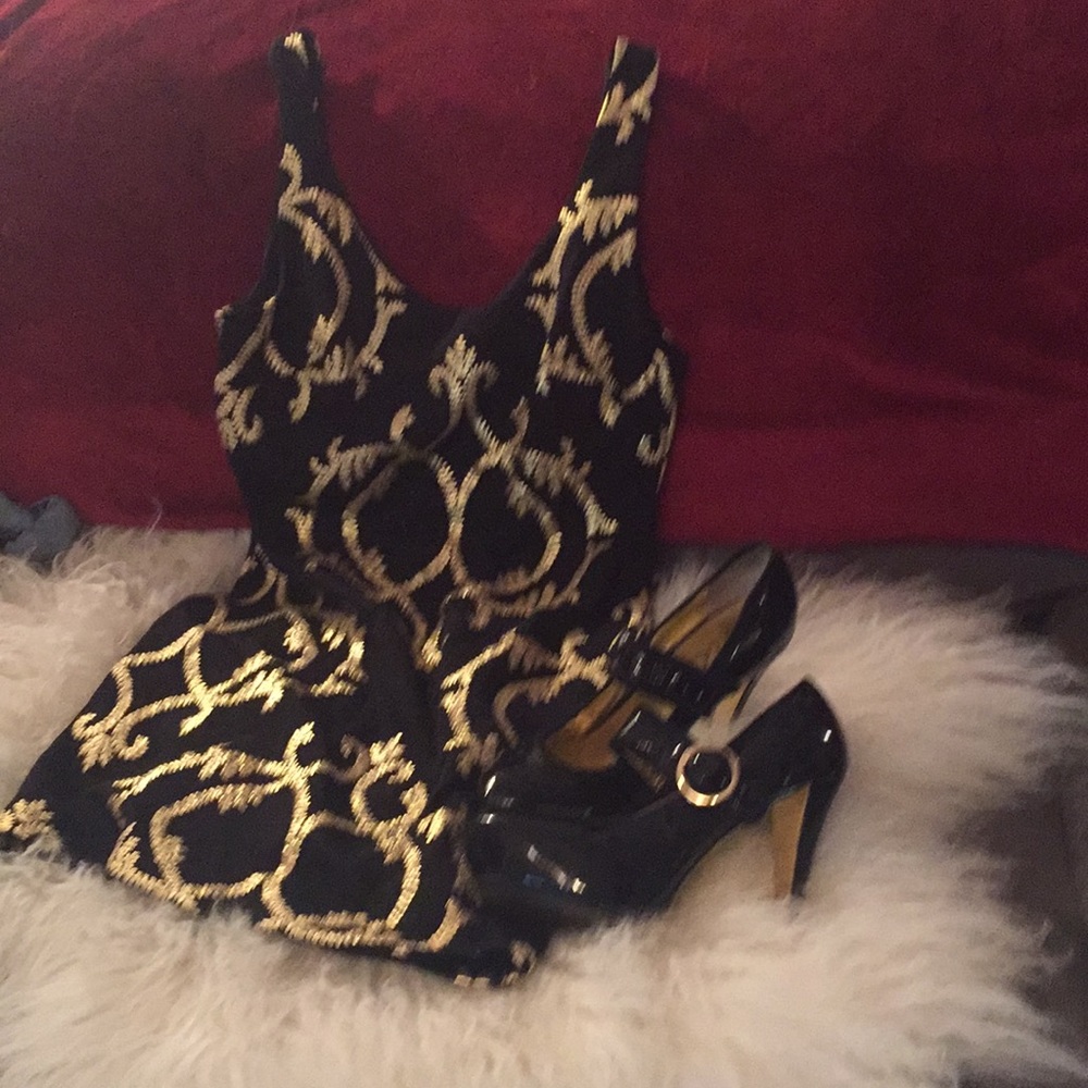 A Varga Party Dress Size: 8 knee length